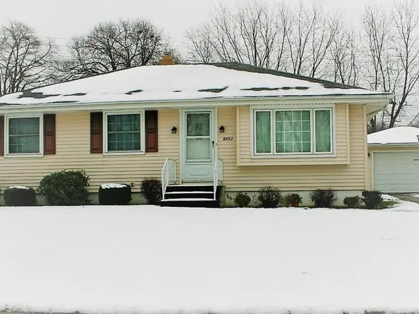6503 Michael Dr, Brookpark, OH 44142