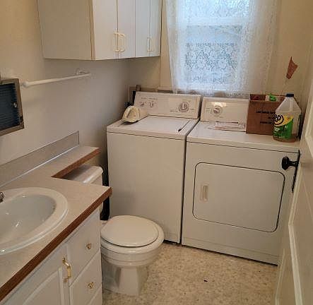 3rd image of 604 W Pioneer #1