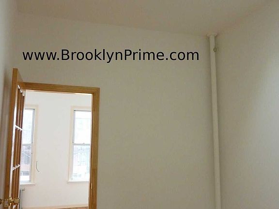 5th image of 440 Union Ave