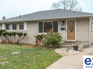 23070 Gardner St, Oak Park, MI 48237