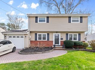 43 Throckmorton Ln, Old Bridge, NJ 08857