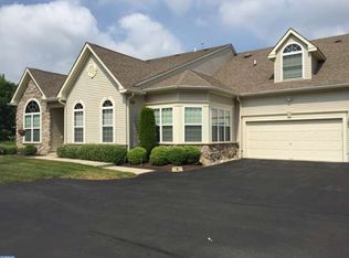 95 Villa Dr, Warminster, PA 18974