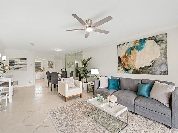 5th image of 68 Yacht Club Dr APT 20