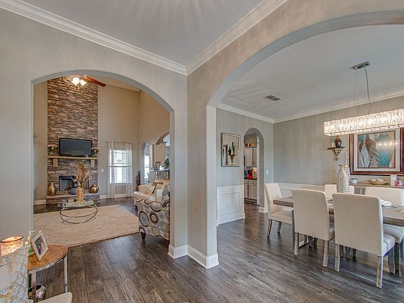 5th image of 2914 Saint Andrews Dr