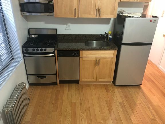 2nd image of 3112 36th Ave APT 1
