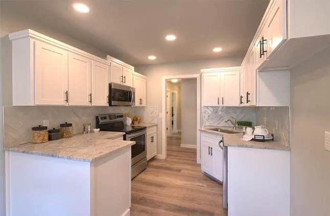 3900 S Sycamore Ave — Photo 5