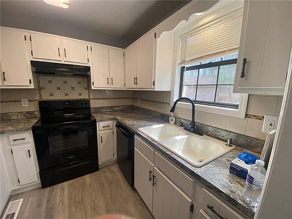 5th image of 64 Arnold Rd NW