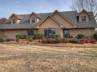 3104 Camelot Dr, Bartlesville, OK 74006