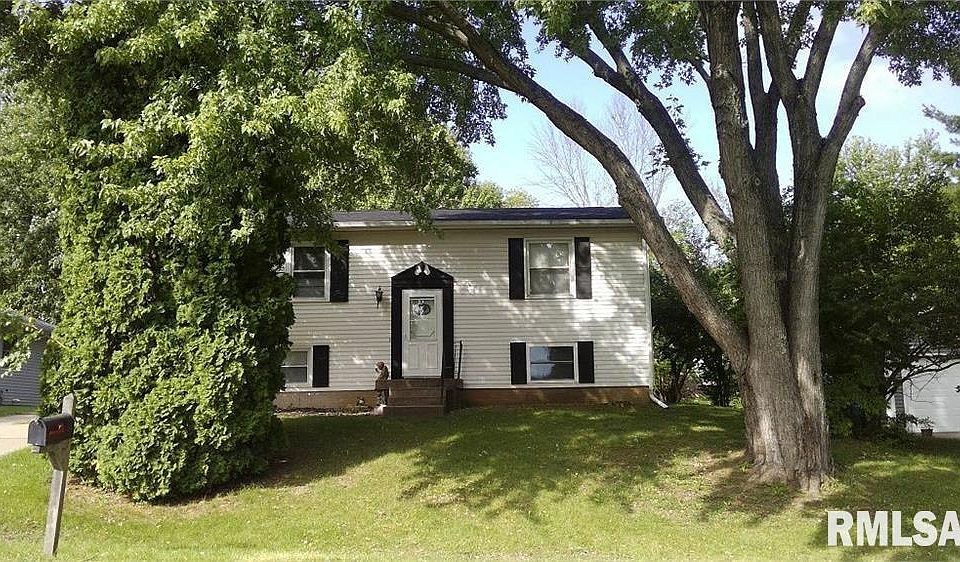 1st image of 216 S 10th St