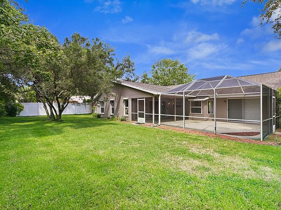 5th image of 3938 Oak Crest Cir