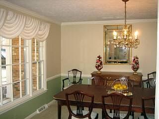 4th image of 487 Wildwood Dr