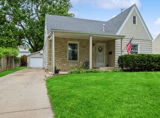 704 10th St, West Des Moines, IA 50265