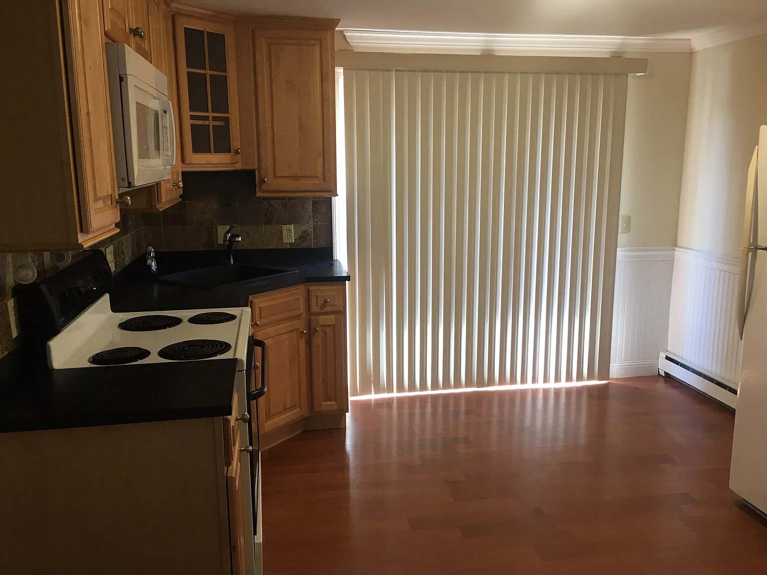 2 bed, 750 sqft, $1,695 — Photo 3