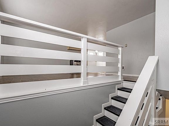 2nd image of 2330 Genevieve Way