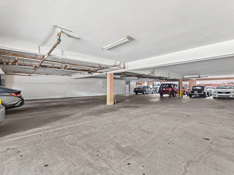 1540 S Fairfax Ave #7 — Photo 12