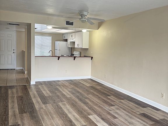 2nd image of 619 SE 13th Ave #C2