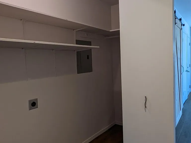 436 Center St — Photo 11