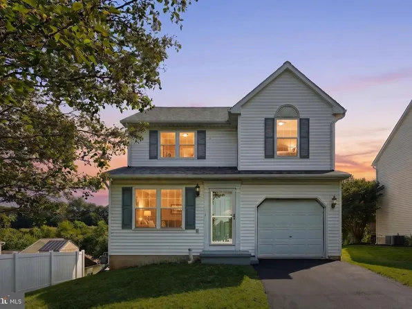 658 Harvest Dr, Dallastown, PA 17313