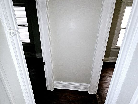 5th image of 136 Seymour Ave #1A