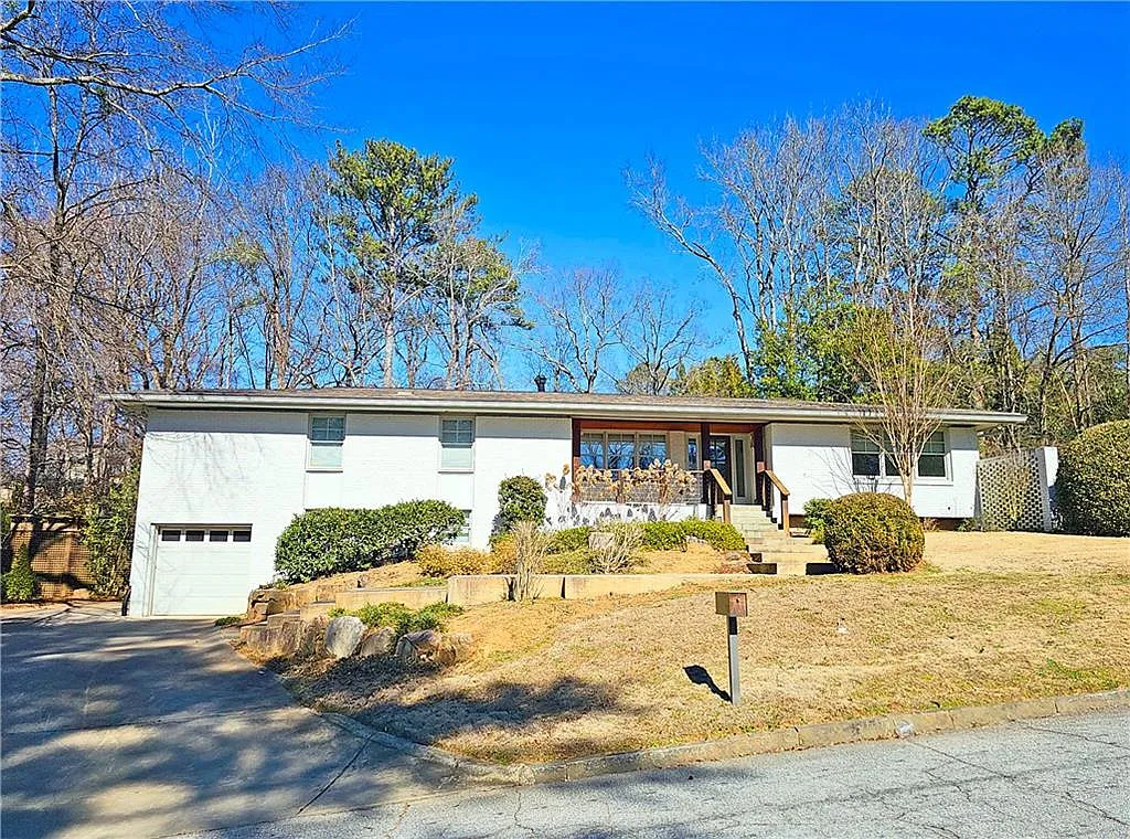 Building Photo - 1131 Milmar Dr NW