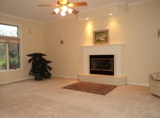 1927 Pikeview Dr, Warsaw, IN 46580