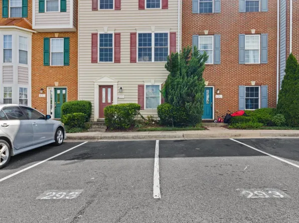 293 Kirby St, Manassas Park, VA 20111