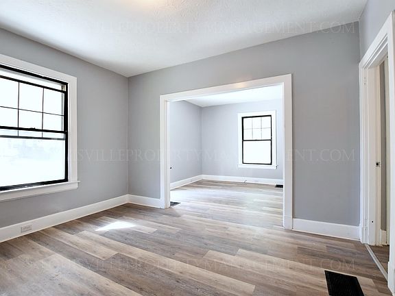 3rd image of 439 N 38th St