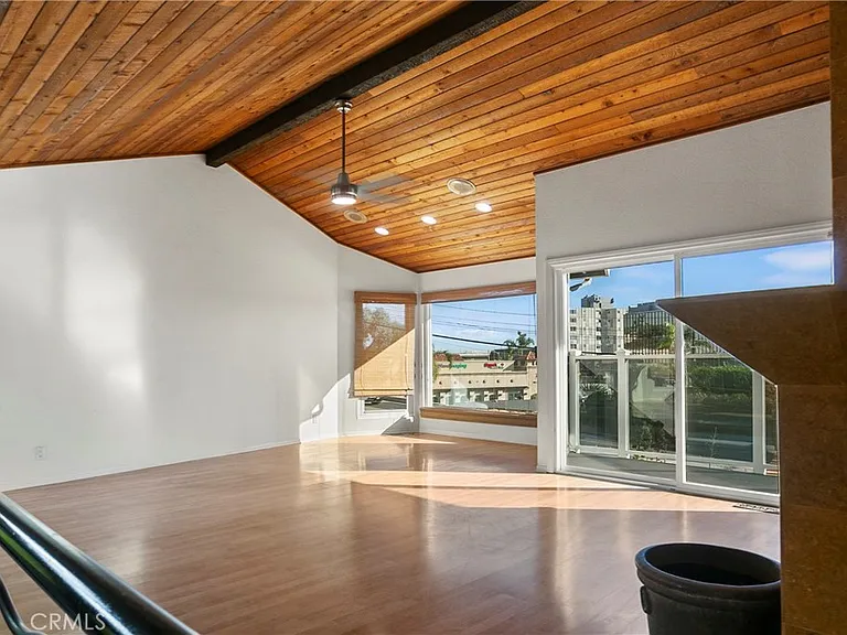 207 La Jolla Dr — Photo 9
