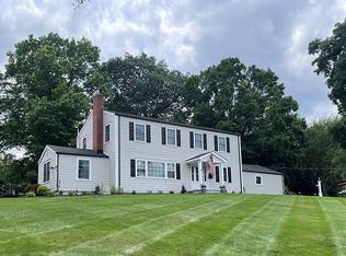 25 Deerfield Rd, Mendham, NJ 07945