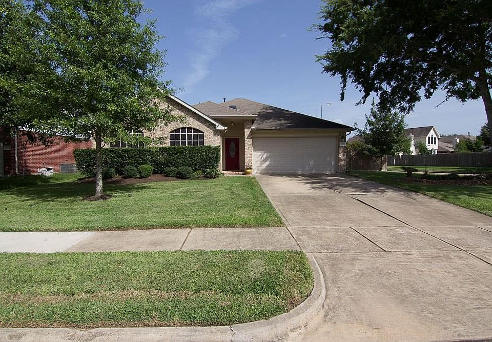 1st image of 17023 Canterbury Green Ct