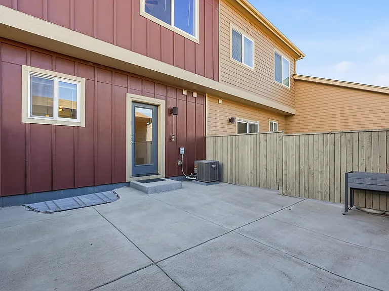 1240 Wren Ct — Photo 8