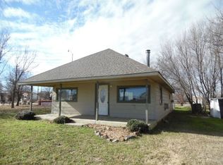 103 N Seifried St, Wayne, OK 73095