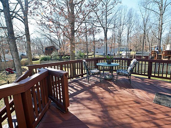 DECK 1