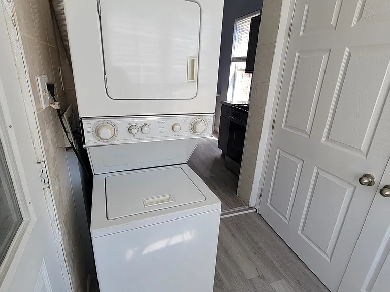 3525 W Dickens Ave #2 — Photo 18