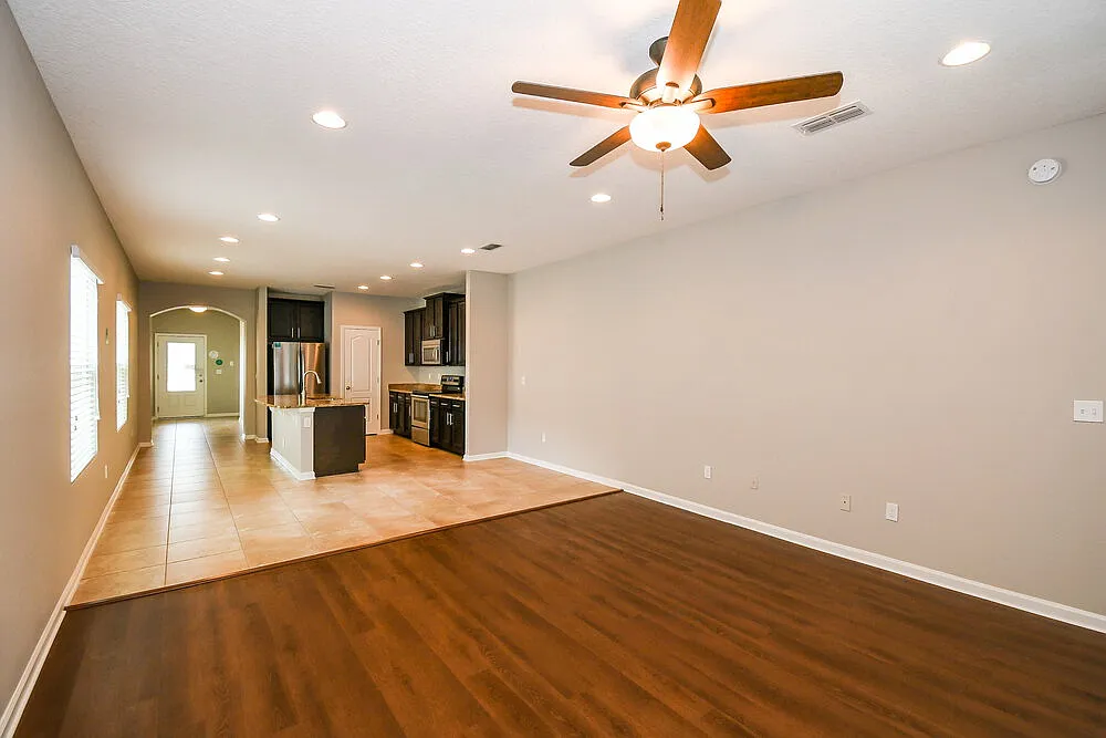 3 bed, 2.0 bath, 1677 sqft, $1,990 — Photo 4