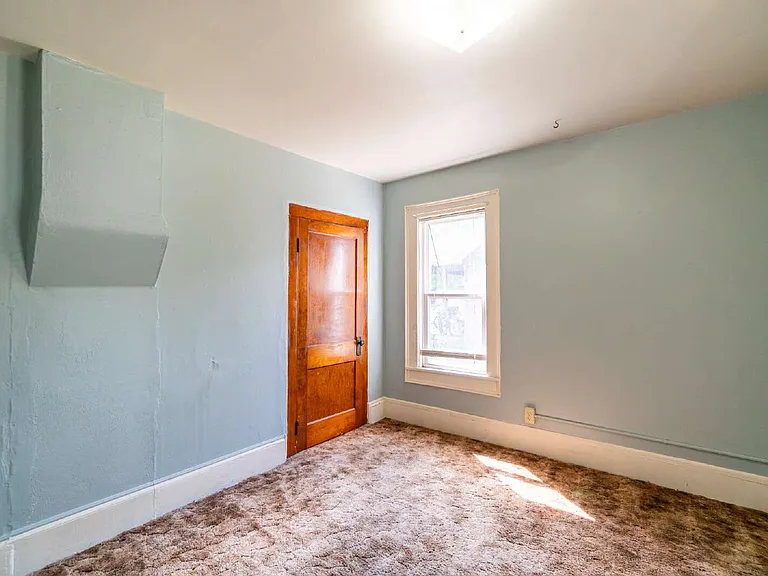 908 Water St — Photo 7