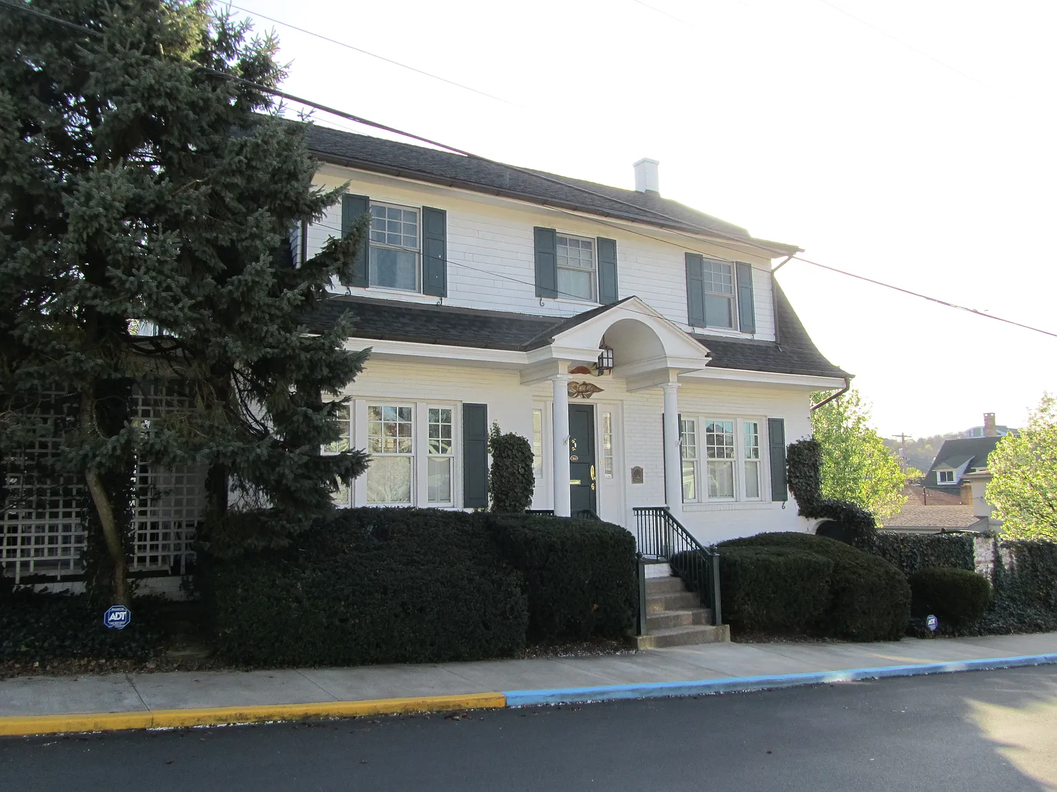 260 Simpson St photo 1