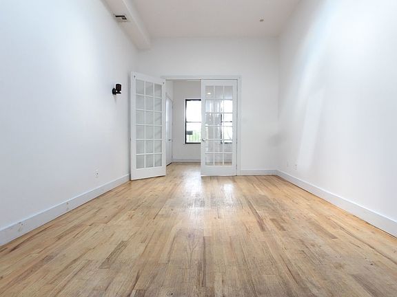 4th image of 163 Troutman St #2RR