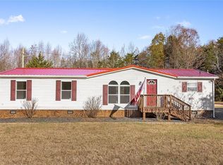 723 Mickie Town Rd, Maidens, VA 23102
