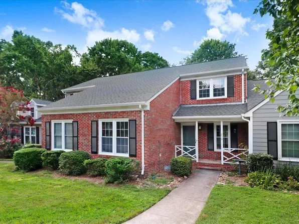 216 Bracken Ct, Raleigh, NC 27615