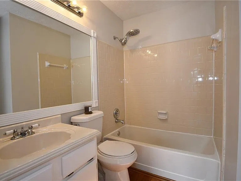 604 Wedgewood Way — Photo 16