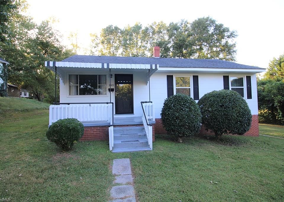 1st image of 2215 Cypress St