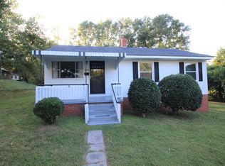 2215 Cypress St, Greensboro, NC 27405