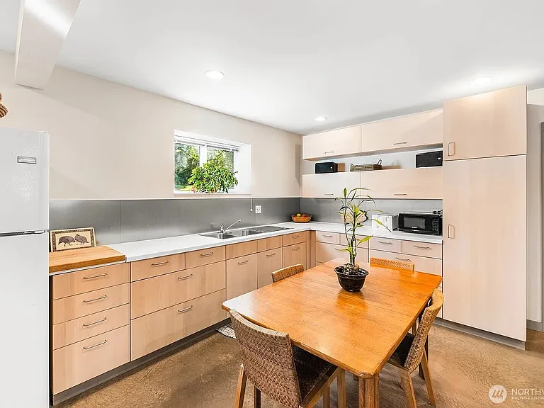 33 N Bay Ln — Photo 24