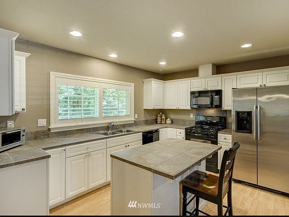 4th image of 21921 60th Ave SE #2