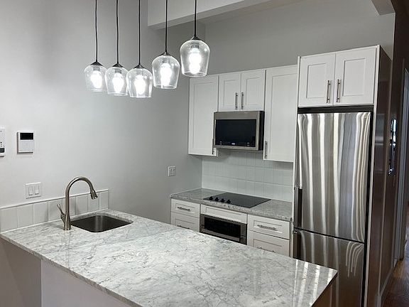 3rd image of 577 Vanderbilt Ave #3L