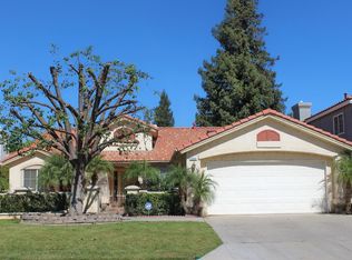 5896 W Chennault Ave, Fresno, CA