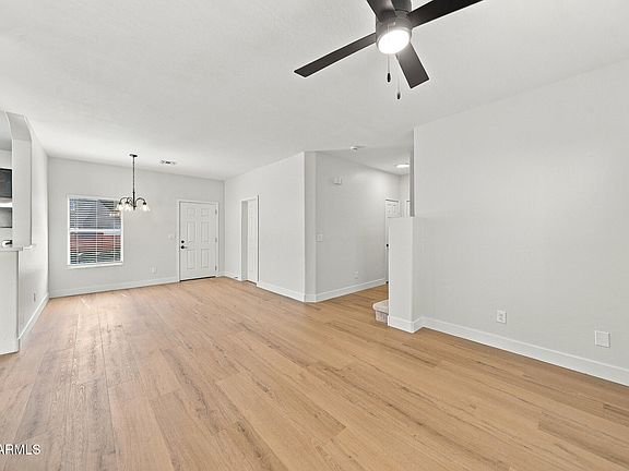 4th image of 3740 W Oregon Avenue