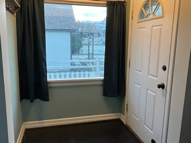 741 Saddlerock Dr — Photo 2