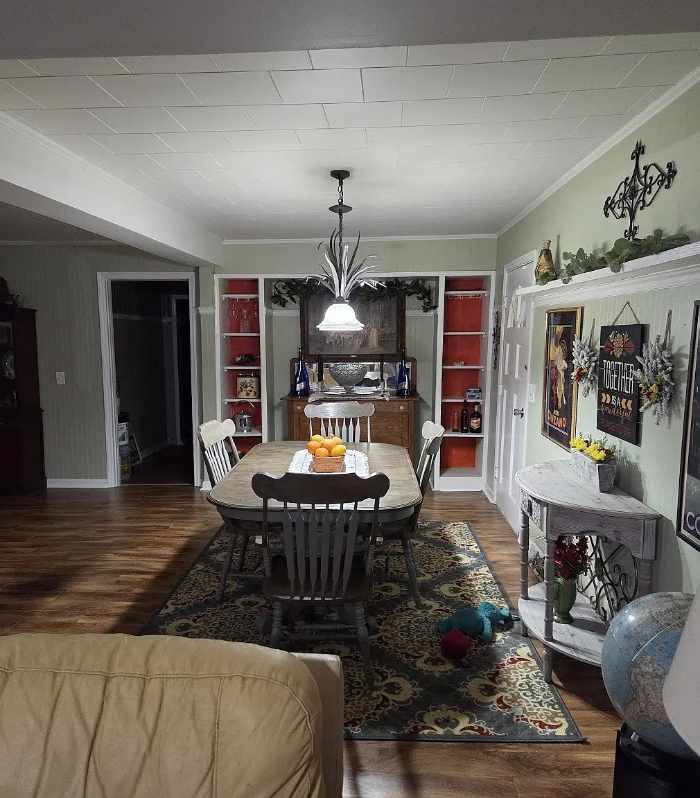 4 bed, 2336 sqft, $3,100 — Photo 1